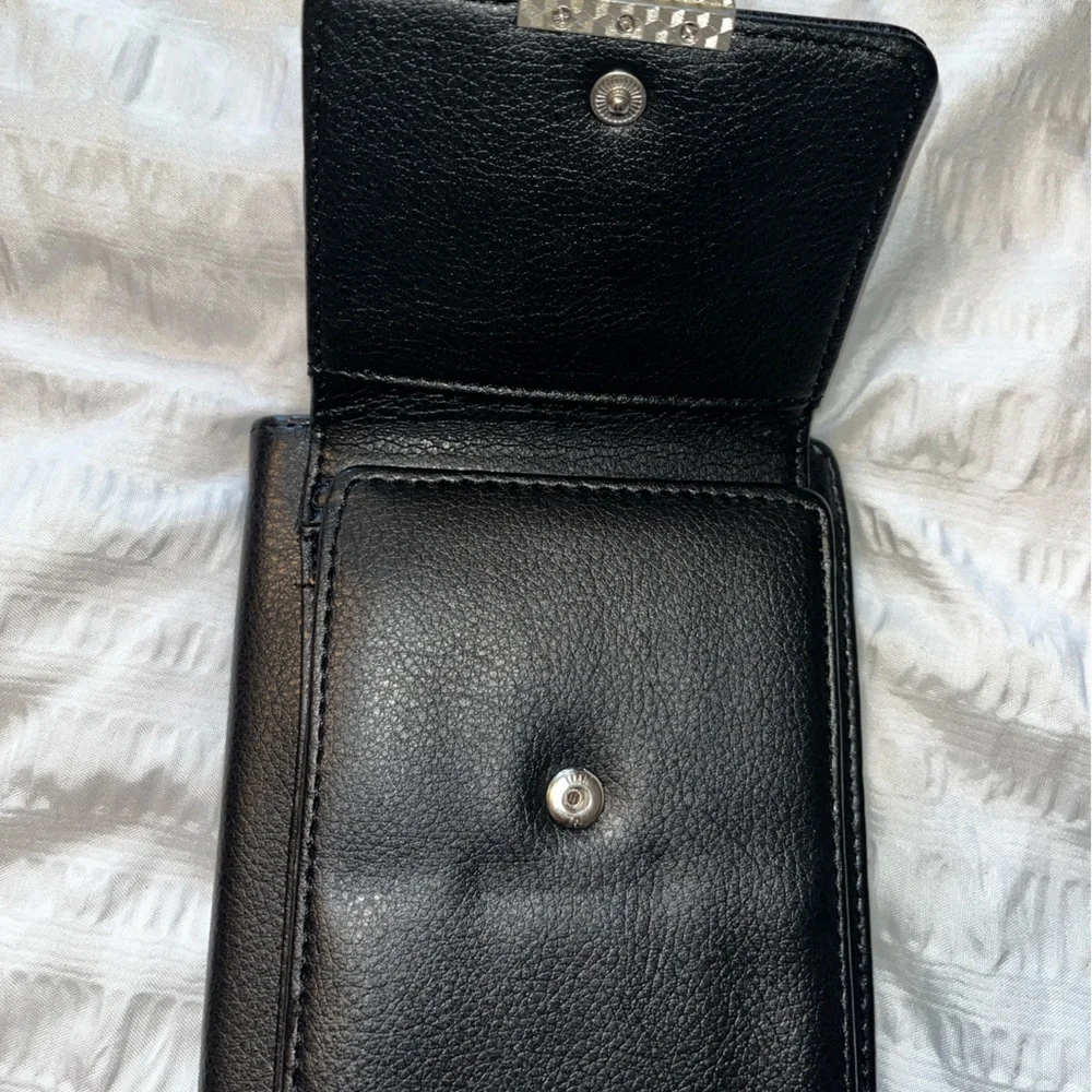 N/A prettysys wristlet